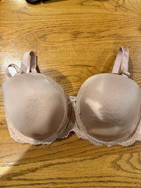 Victoria's Secret Light Blush Lace-Trim Molded Bra